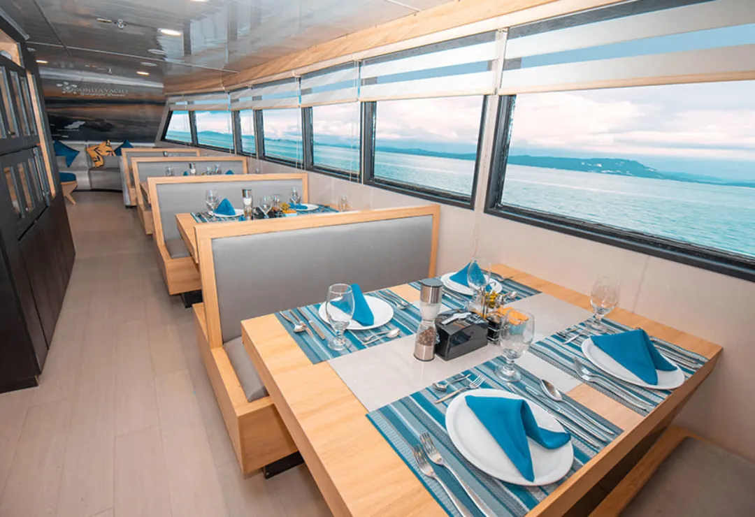 Dining Bonita Cruise