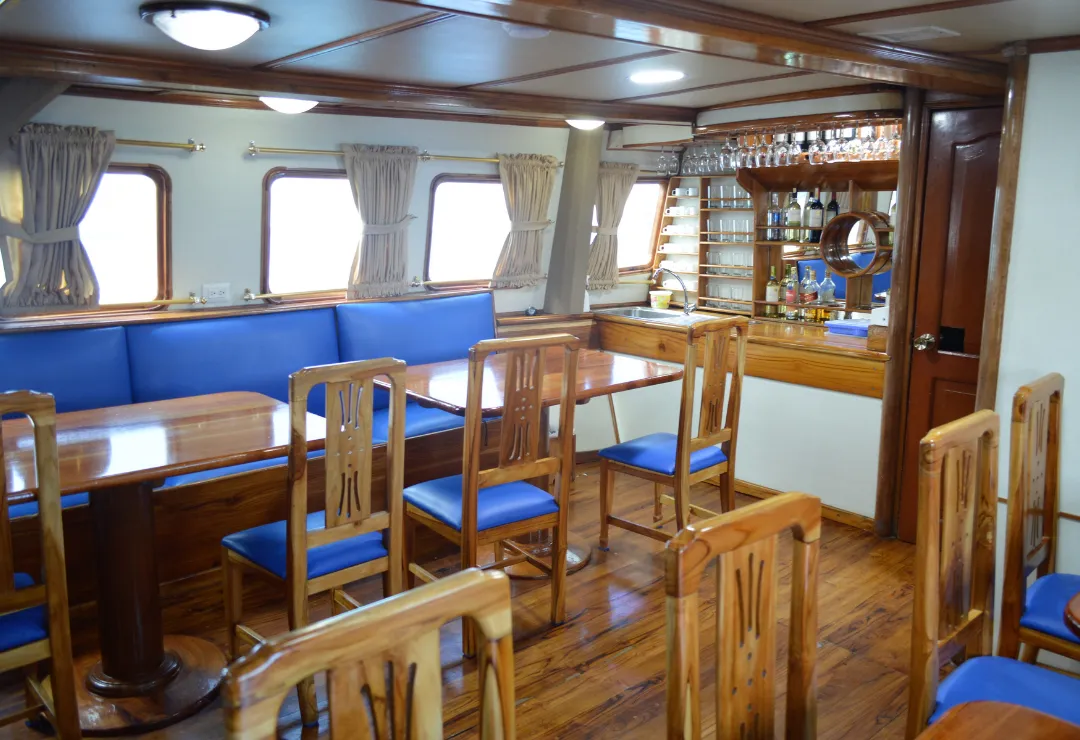 Dining Golondrina Cruise