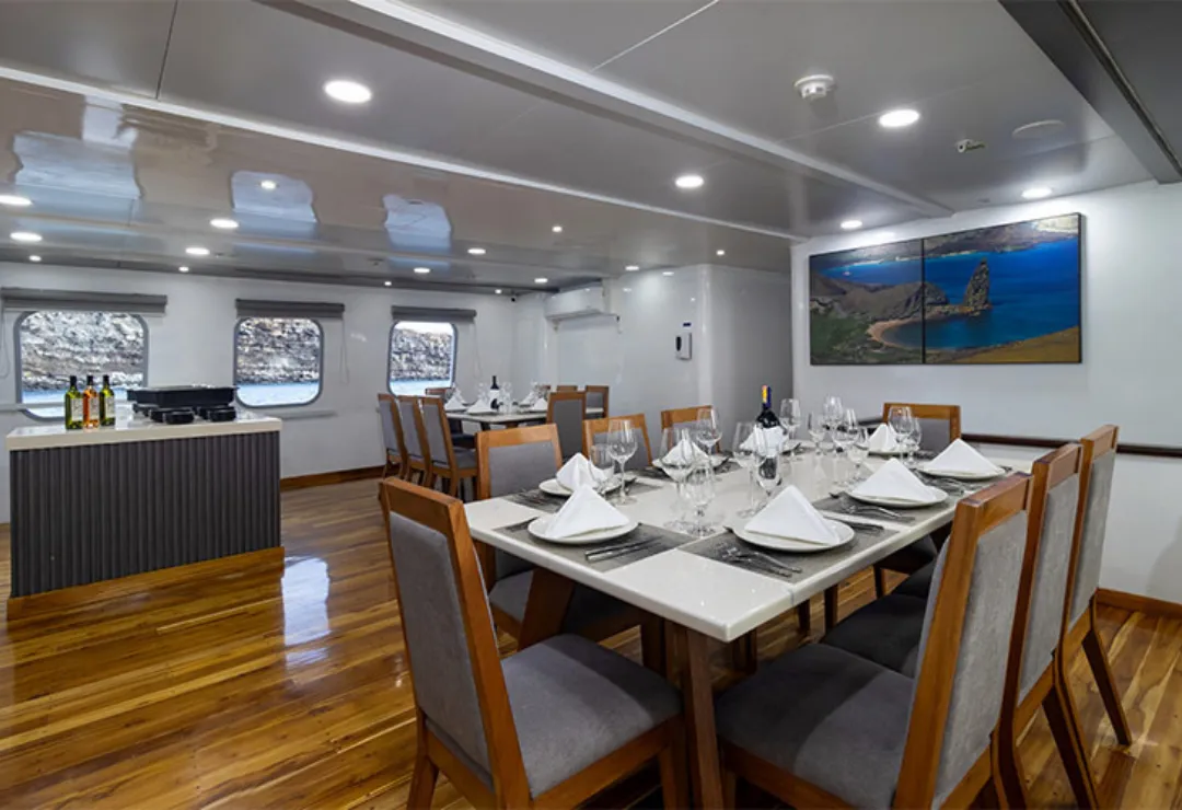 Dining Natural Paradise